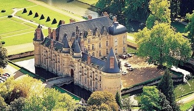 Sraigtasparnio nuoma į Château D’Esclimont su skrydžiu virš Tour de Paris