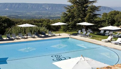Sraigtasparnio nuoma : Hôtel Les Bories & Spa Gordes Lubéron