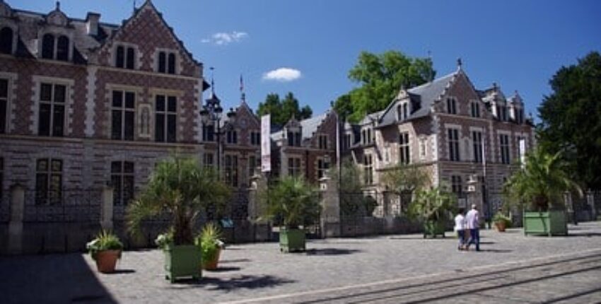 Orleanas Saint-Denis-de-l'Hôtel : privataus lėktuvo nuoma 