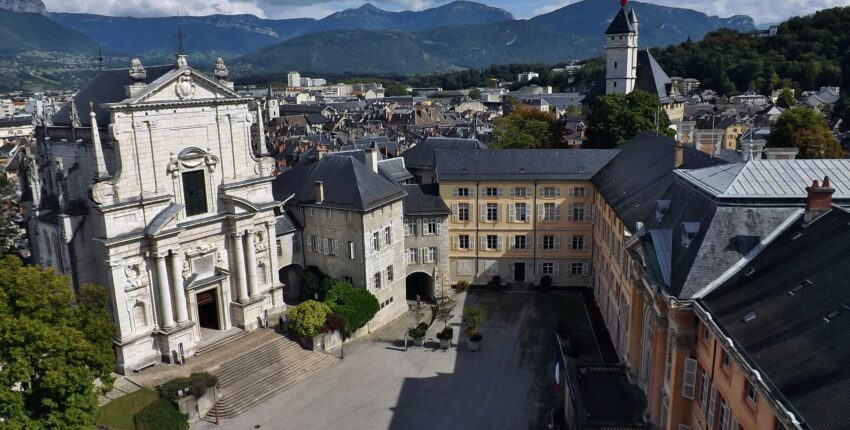 Paryžius - Chambéry: privataus lėktuvo nuoma