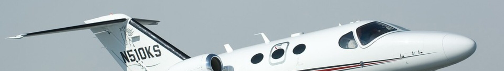 Citation Jet Mustang ar Embraer Phenom 100 – kaip pasirinkti?