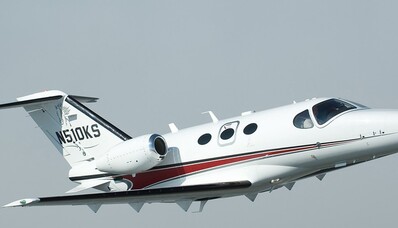 Citation Jet Mustang ar Embraer Phenom 100 – kaip pasirinkti?