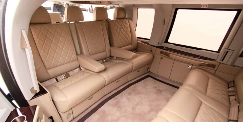 Hélicoptère Dauphin AS 365 intérieur