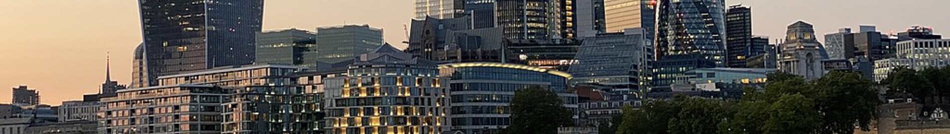 Neapolis - Londonas: privataus lėktuvo nuoma