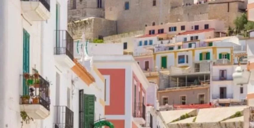 Briuselis - Ibiza: privataus lėktuvo nuoma