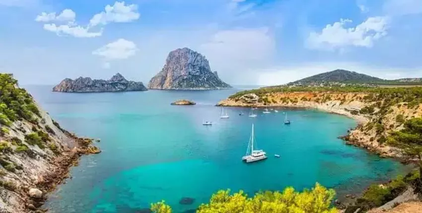 Paryžius - Ibiza: privataus lėktuvo nuoma 