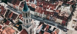 Halle Oppin: privataus lėktuvo nuoma