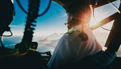 Viskas, ką reikia žinoti apie sraigtasparnio piloto profesiją: mokymas, atlyginimas, karjeros galimybės..