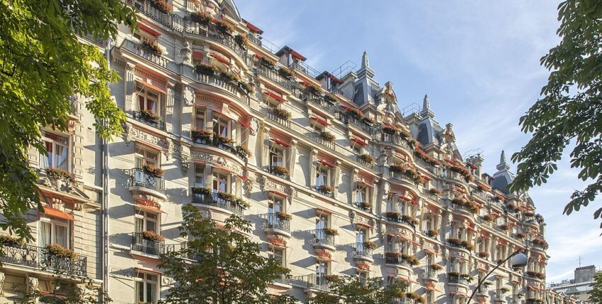 Neapolis - Paryžius: privataus lėktuvo nuoma