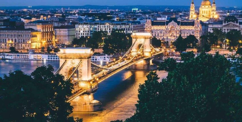 Sen Tropezas - Budapeštas: privataus lėktuvo nuoma