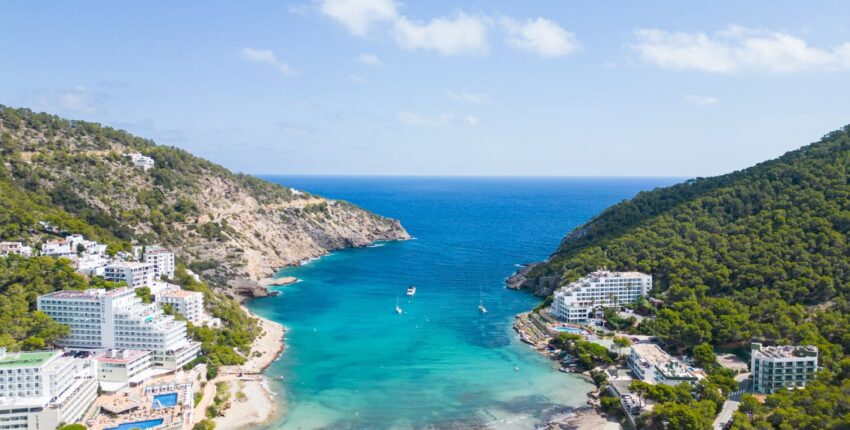 Amsterdamas - Ibiza : privataus lėktuvo nuoma