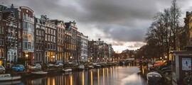 Briuselis - Amsterdamas : privataus lėktuvo nuoma