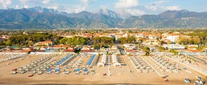 Forte dei Marmi: Pervežimas sraigtasparniu