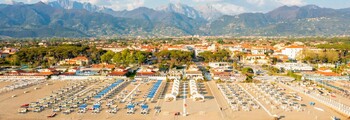 Forte dei Marmi: Pervežimas sraigtasparniu