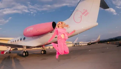 „Sliv Air”: Paris Hilton pasirašo Gulfstream savo atvaizdą